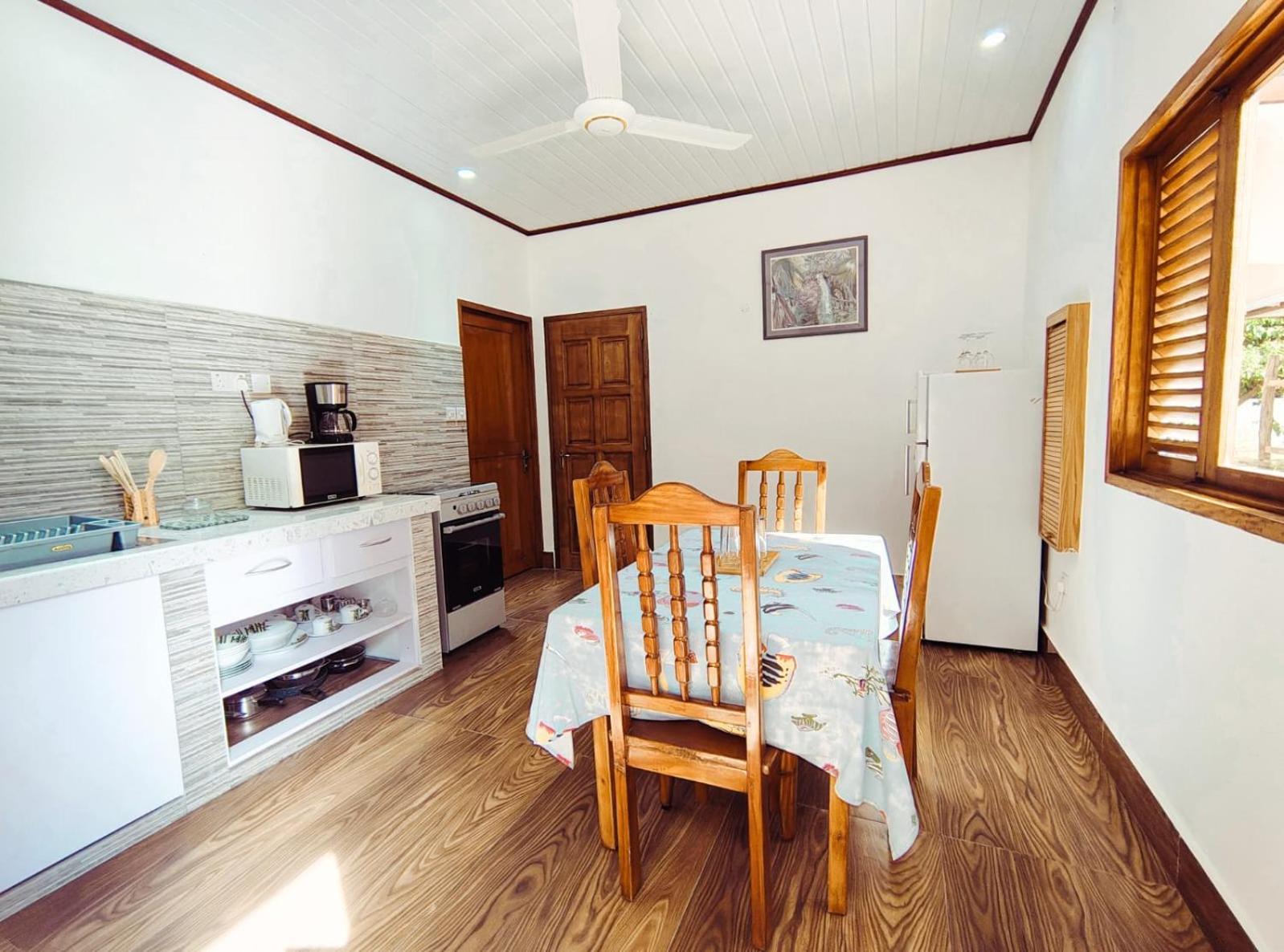 The Islander Hotel Grand Anse  Ngoại thất bức ảnh