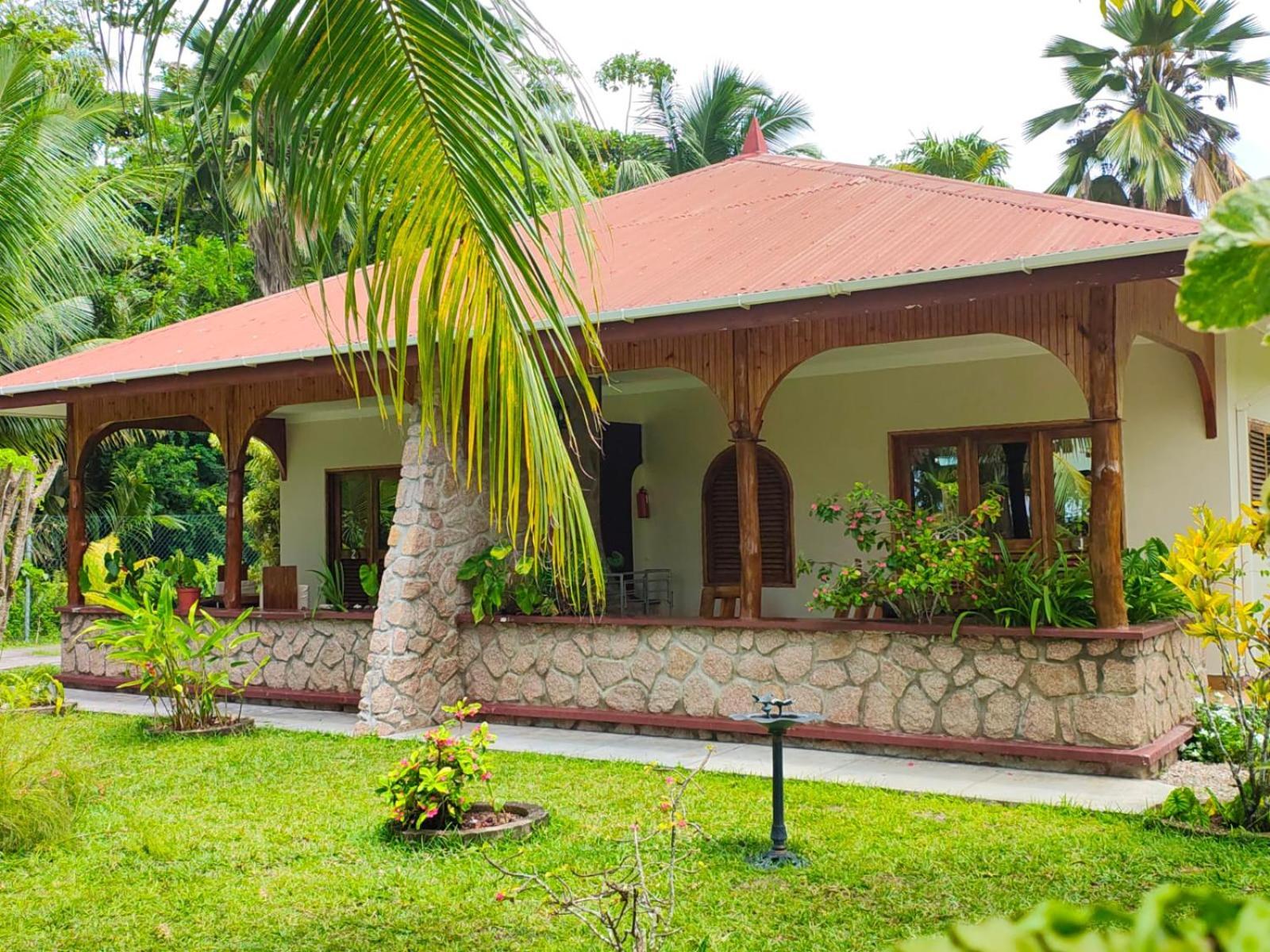 The Islander Hotel Grand Anse  Ngoại thất bức ảnh